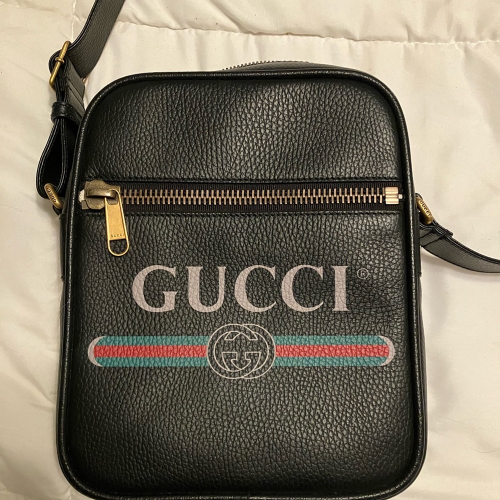 Authentic Gucci black cross body. Barely used excellent condition - Picture 6 of 6
